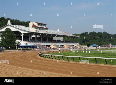 midwest horse racing tracks.